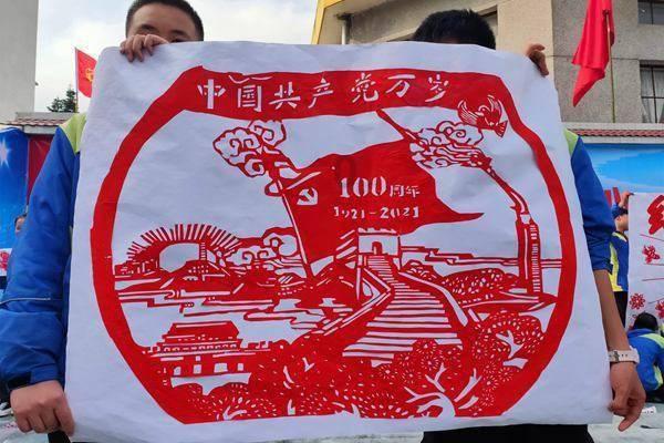 “线上+线下”齐发力 龙年春节消费购销两旺、逐渐升温